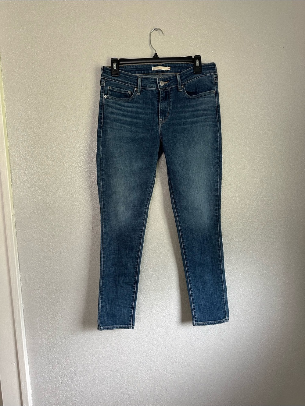 Levi’s 711 Medium Wash Skinny Denim Jeans
